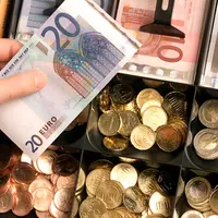 Cash in various currencies Cash in various currencies